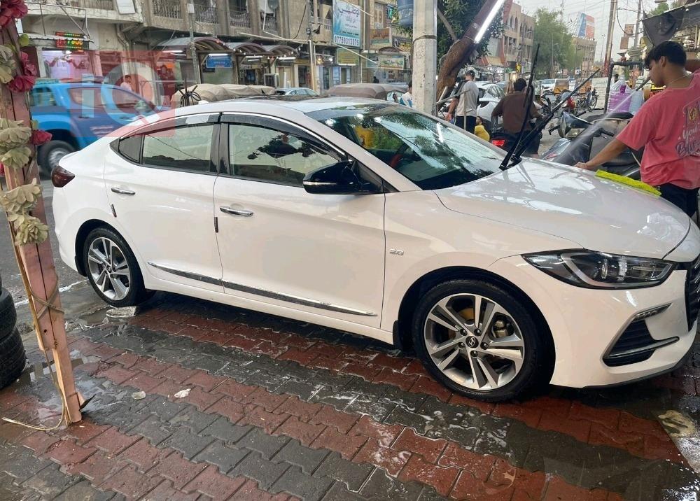 هیوندای ئەلەنترا